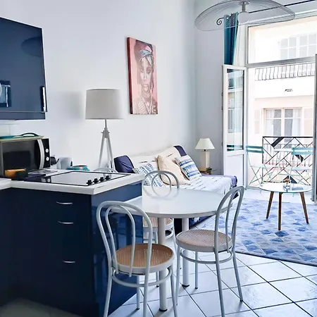 Apartment Near Palais! In With Ac & Terrace - Benakey *