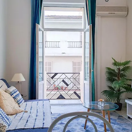 Near Palais! In With Ac & Terrace - Benakey